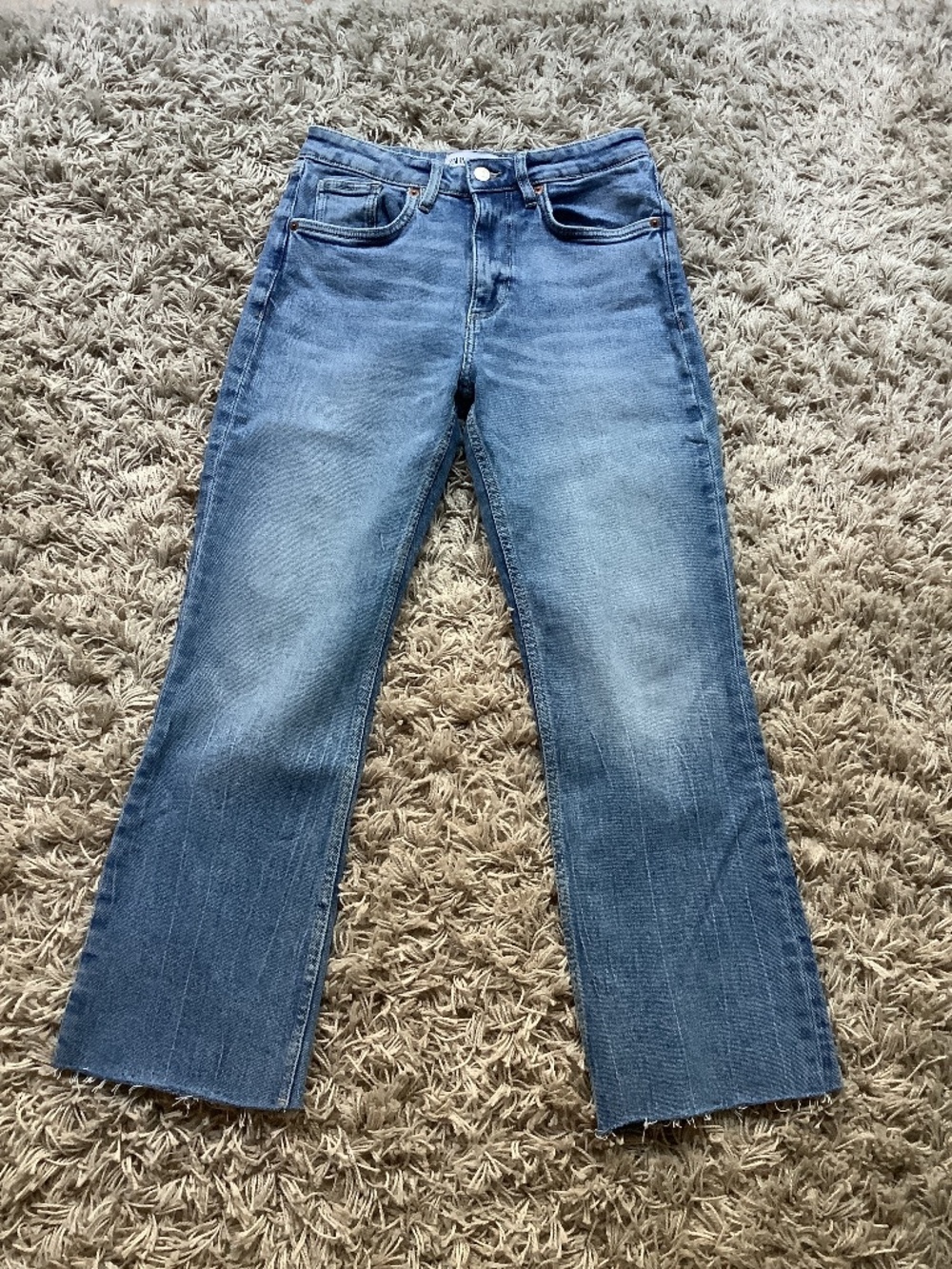 NWOT Zara Cropped Jeans